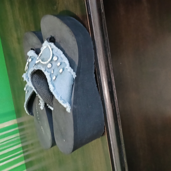 Shoes - Picture 3 of 3